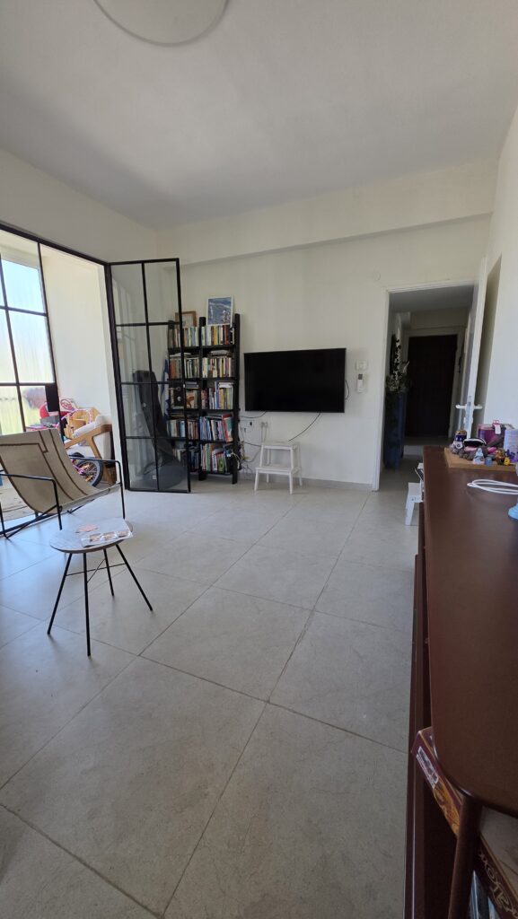 דירה להשכרה בצפון יד אליהו ברחוב הפלמח. 3.5 חדרים מוארת, משופצת ומרווחת עם דלת בלגית, פרקט ומערכת מיזוג מלאה. לפרטים ותיאום סיור היכנסו למקסי ריל נכסים.